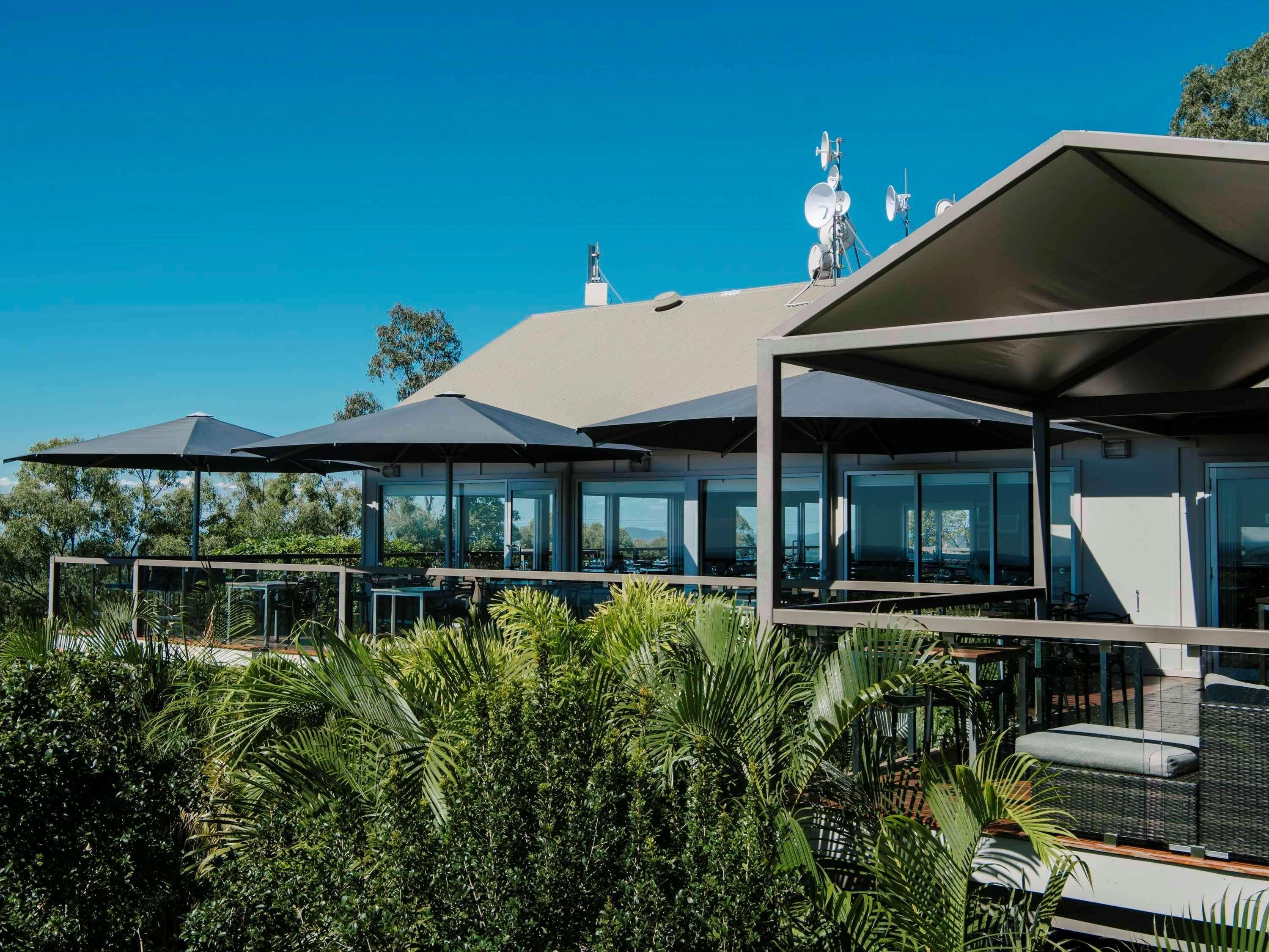 Mercure Clear Mountain Lodge Mount Samson Exterior photo