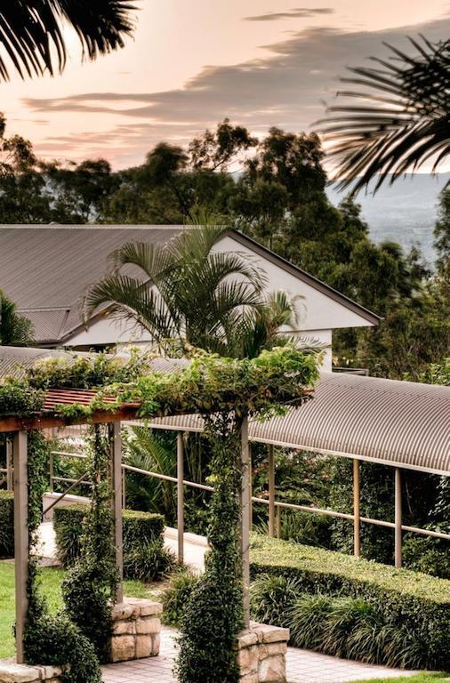 Mercure Clear Mountain Lodge Mount Samson Exterior photo